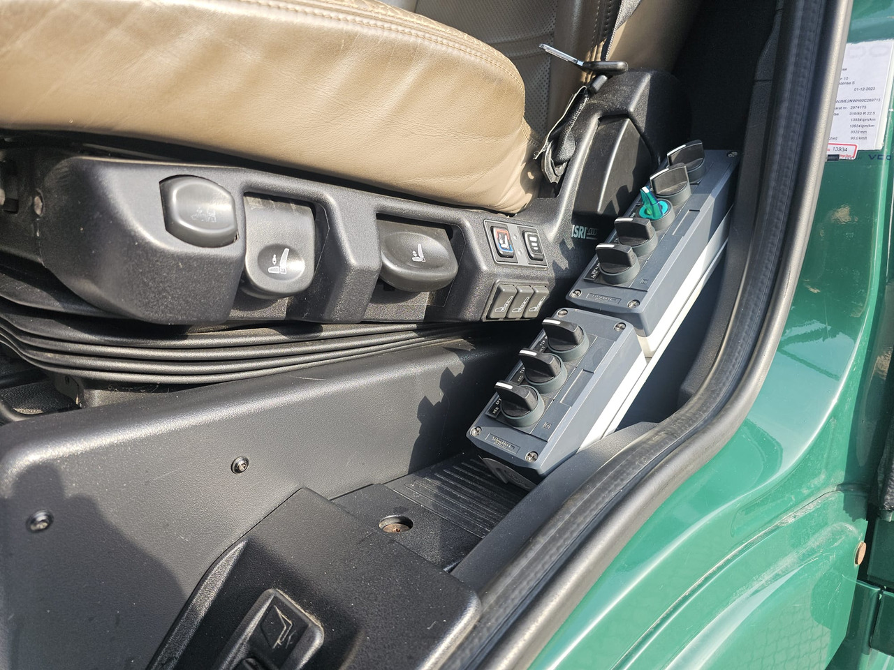 Xe chở container/ Xe tải hoán đổi thân, Xe cẩu tự hành Iveco Stralis 560 6x4: hình 41