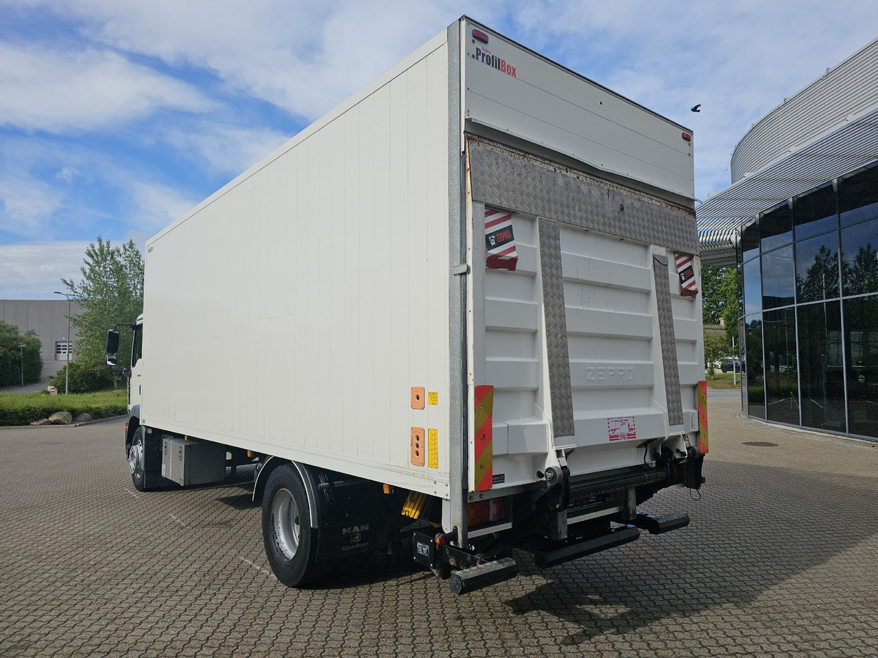 MAN TGM 18.290 - Xe tải hộp: hình 3 MAN TGM 18.290 - Xe tải hộp: hình 3