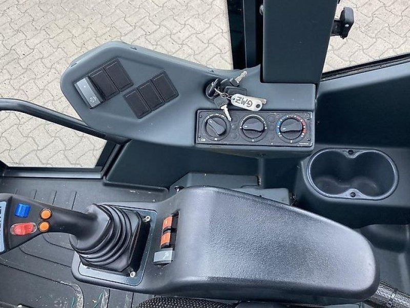 Schäffer 6680T - Máy xúc lật bánh lốp kính thiên văn: hình 2 Schäffer 6680T - Máy xúc lật bánh lốp kính thiên văn: hình 2