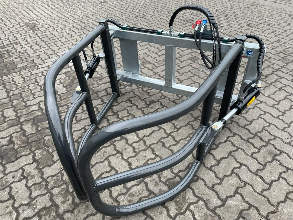 Fliegl Ballenzange ''Small'' **Sonderpreis** - Đính kèm: hình 1 Fliegl Ballenzange ''Small'' **Sonderpreis** - Đính kèm: hình 1