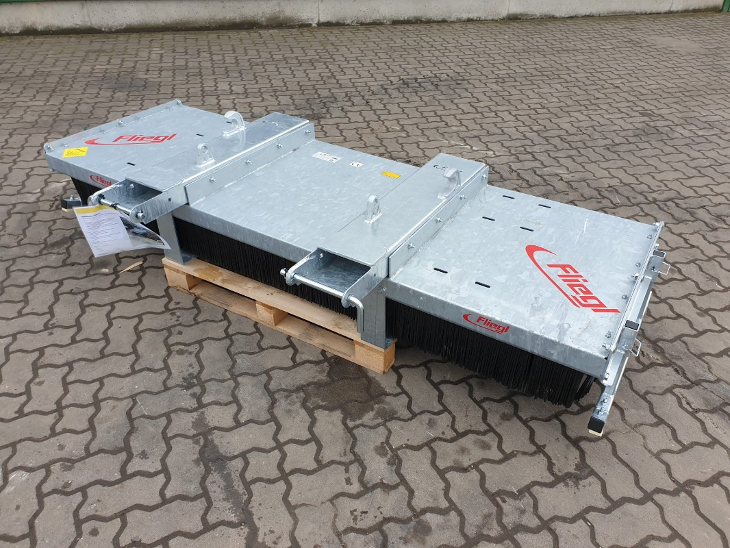 Fliegl Kehrbesen Löwe 1,50m* - Máy cắt cỏ: hình 1 Fliegl Kehrbesen Löwe 1,50m* - Máy cắt cỏ: hình 1