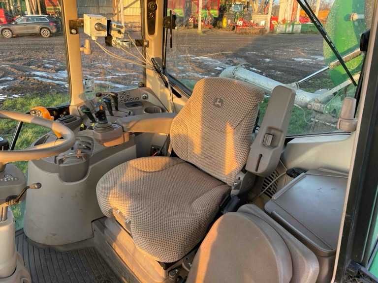 John Deere 6175M - Máy cày: hình 4 John Deere 6175M - Máy cày: hình 4