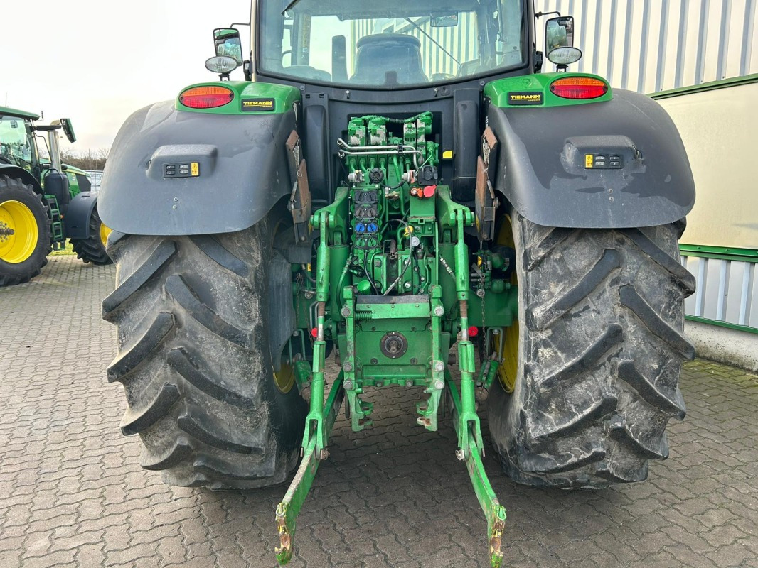 John Deere 6215R - Máy cày: hình 5 John Deere 6215R - Máy cày: hình 5