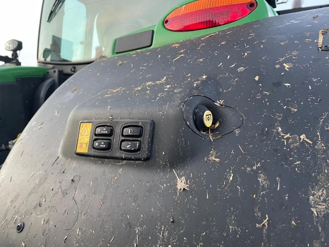 John Deere 6R 175 - Máy cày: hình 3 John Deere 6R 175 - Máy cày: hình 3