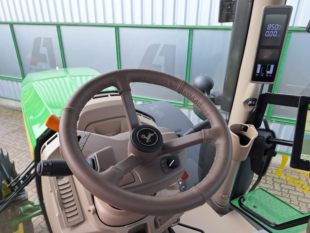 John Deere 6R 230 **MIETRÜCKLÄUFER** - Máy cày: hình 4 John Deere 6R 230 **MIETRÜCKLÄUFER** - Máy cày: hình 4