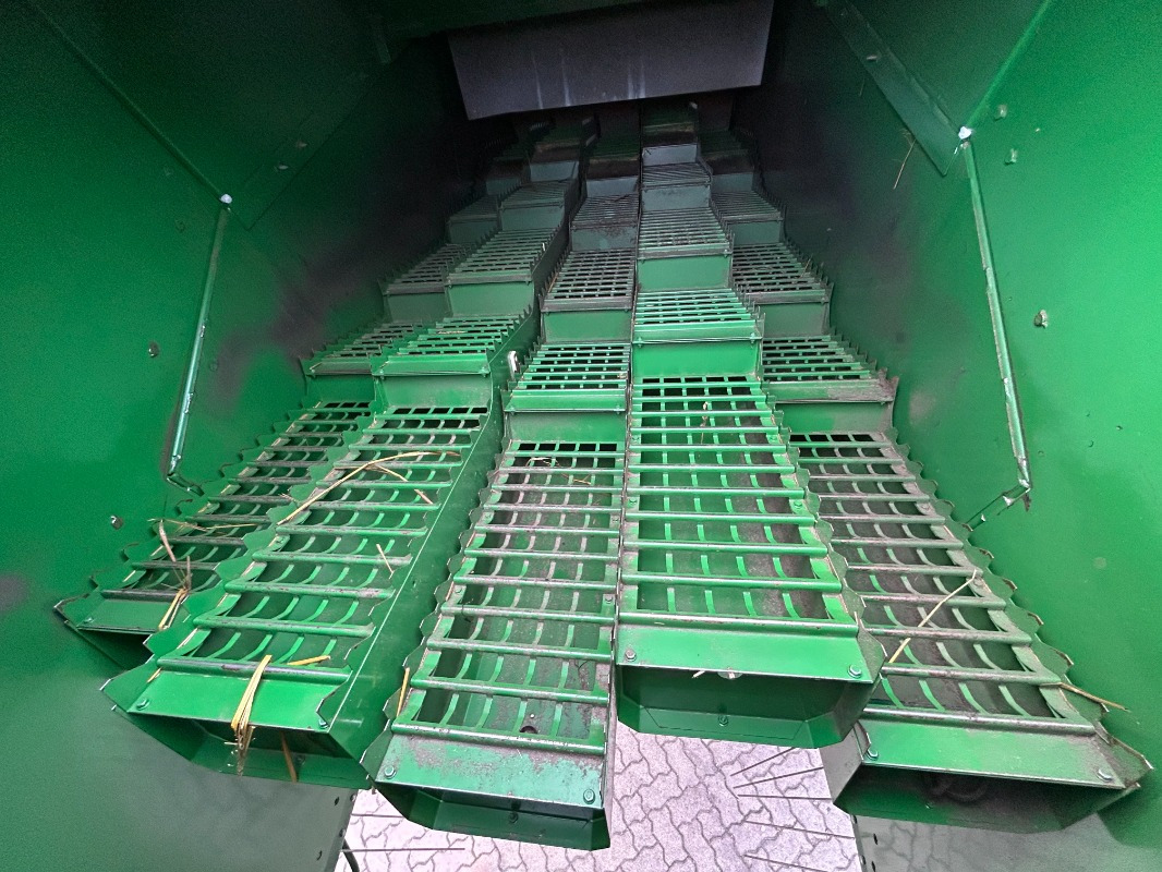 John Deere T560 - Máy gặt đập: hình 2 John Deere T560 - Máy gặt đập: hình 2