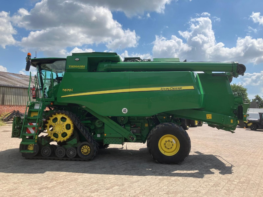 John Deere T670 - Máy gặt đập: hình 2 John Deere T670 - Máy gặt đập: hình 2