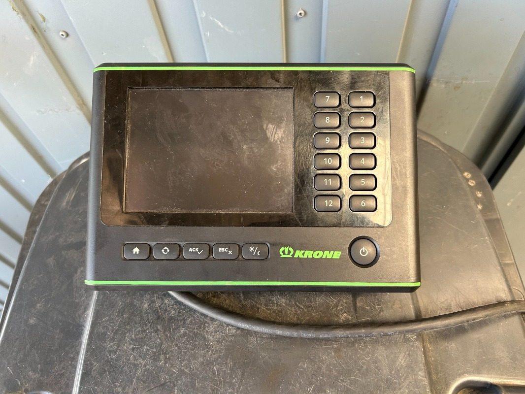 Krone GX 440 - Toa kéo trang trại: hình 2 Krone GX 440 - Toa kéo trang trại: hình 2