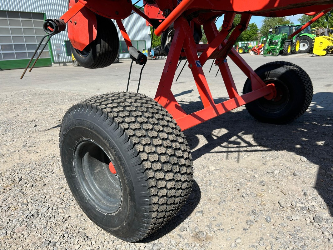 Kuhn GF 10802 T-G II - Dàn trải/ Cào: hình 2 Kuhn GF 10802 T-G II - Dàn trải/ Cào: hình 2