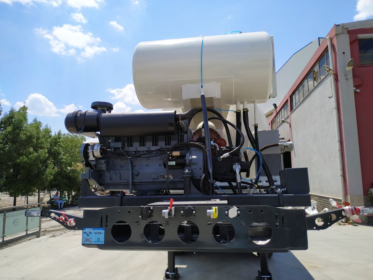 NT MAKINA TRAILERMIXER - Sơ mi rơ moóc trộn bê tông: hình 3 NT MAKINA TRAILERMIXER - Sơ mi rơ moóc trộn bê tông: hình 3