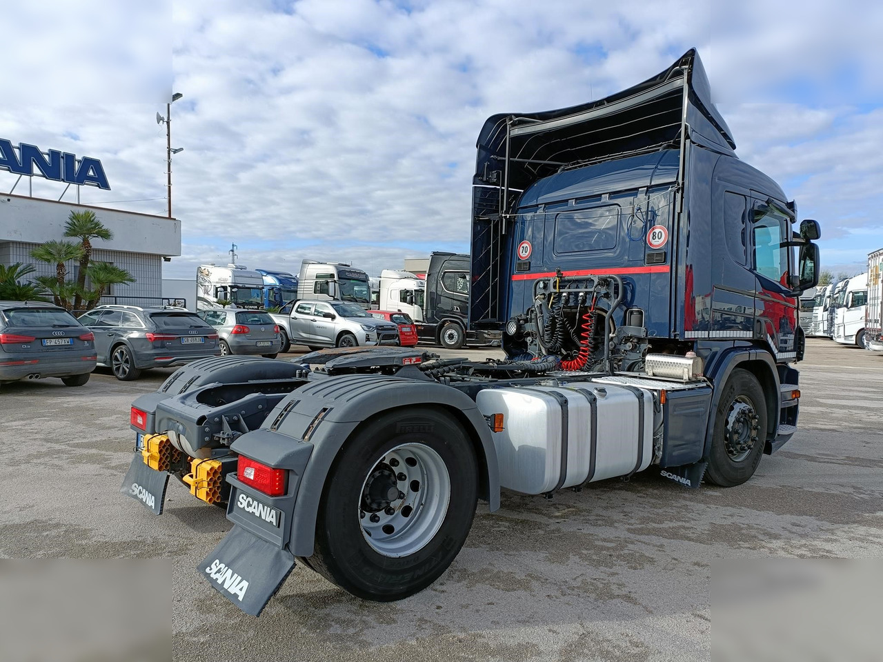 SCANIA P450 - Xe đầu kéo: hình 3 SCANIA P450 - Xe đầu kéo: hình 3