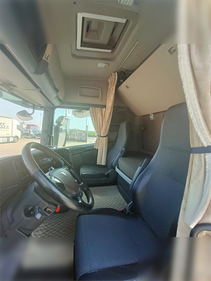 SCANIA R490 - Xe đầu kéo: hình 5 SCANIA R490 - Xe đầu kéo: hình 5
