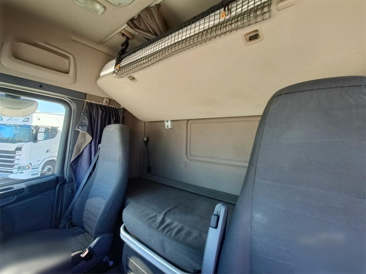 SCANIA R490 - Xe đầu kéo: hình 5 SCANIA R490 - Xe đầu kéo: hình 5