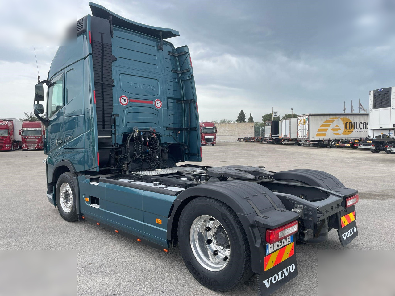 VOLVO FH500 - Xe đầu kéo: hình 3 VOLVO FH500 - Xe đầu kéo: hình 3