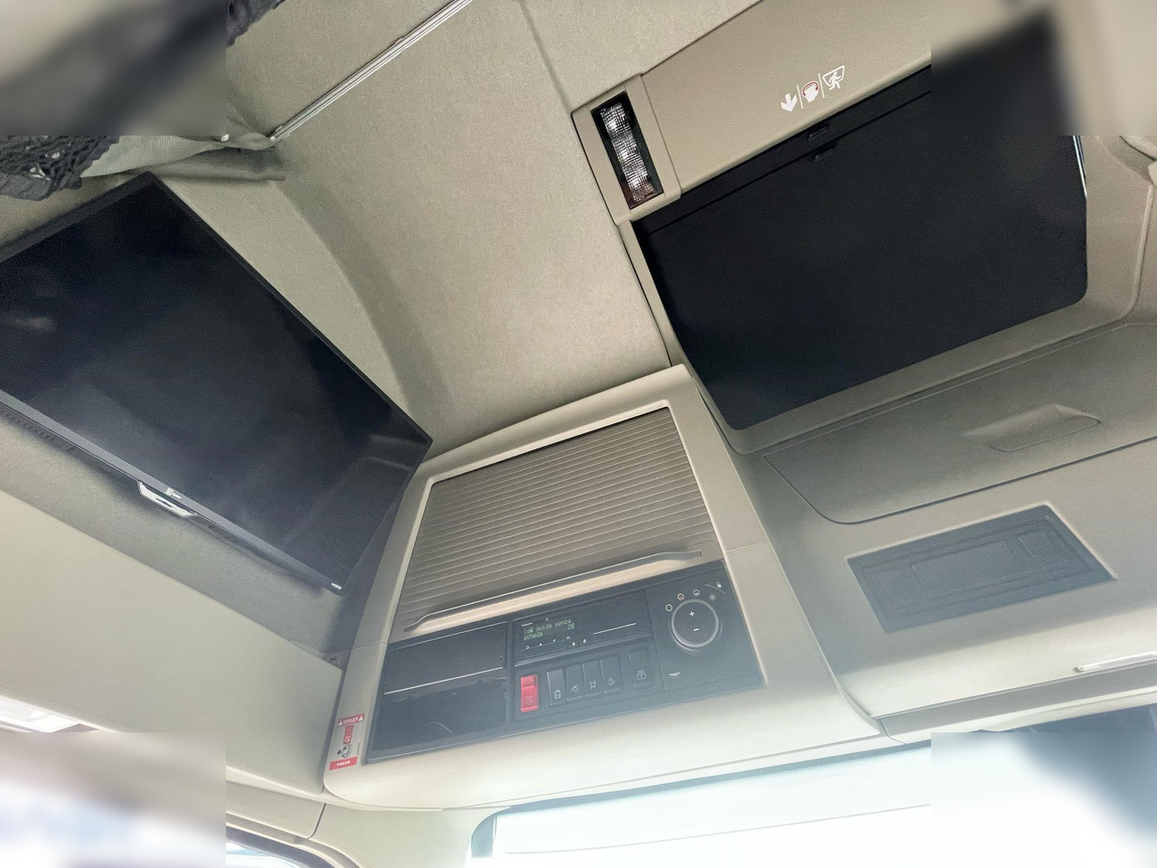 VOLVO FH500 - Xe đầu kéo: hình 5 VOLVO FH500 - Xe đầu kéo: hình 5