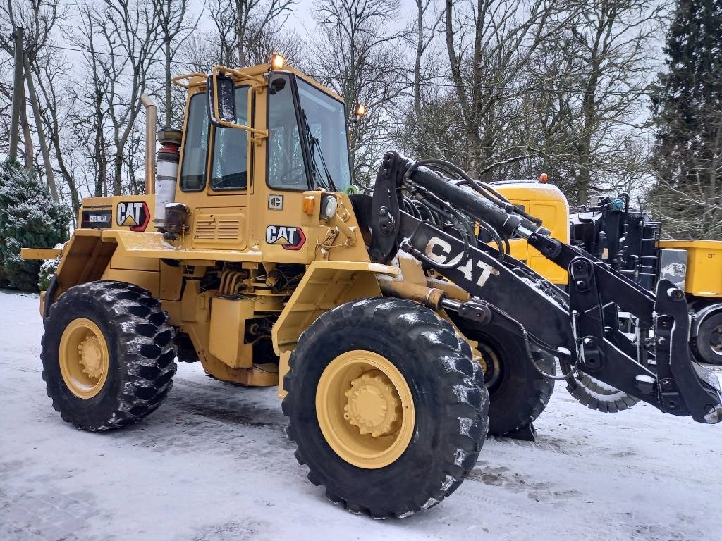 Máy xúc lật bánh lốp CAT IT 28 B: hình 9 Máy xúc lật bánh lốp CAT IT 28 B: hình 9