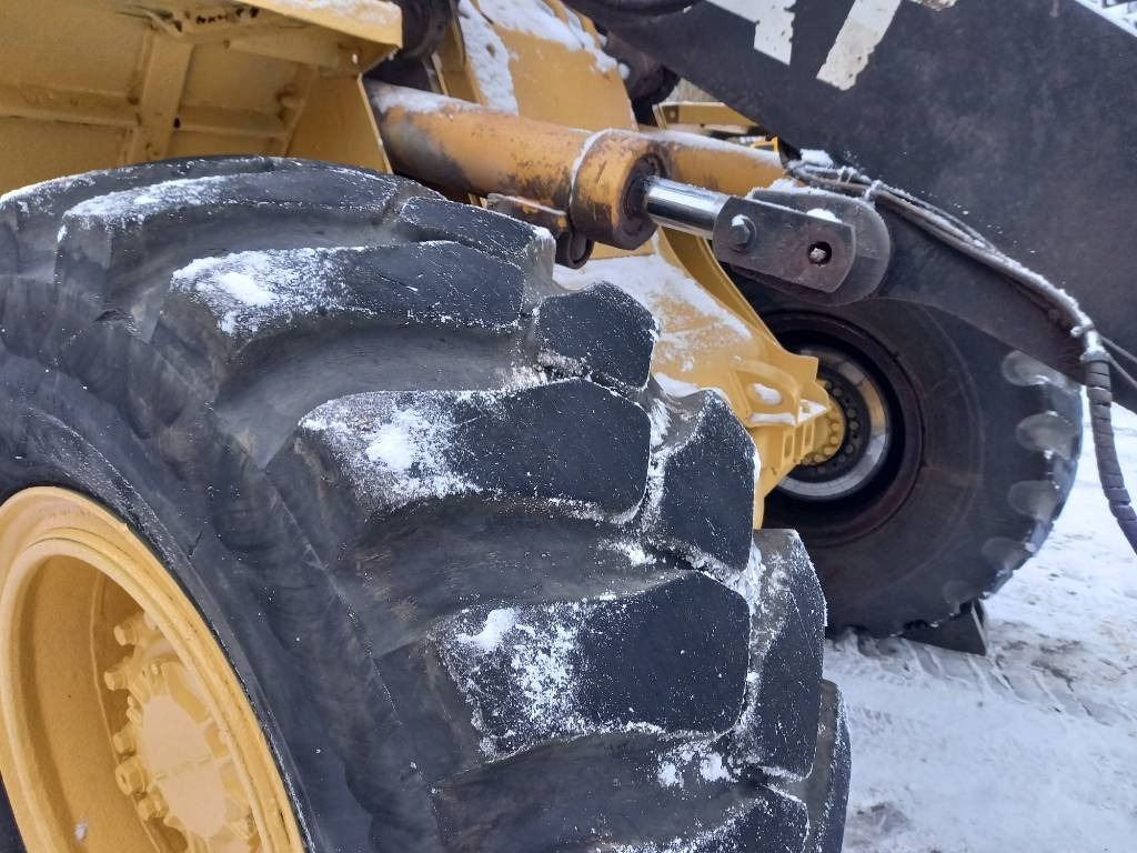 Máy xúc lật bánh lốp CAT IT 28 B: hình 18 Máy xúc lật bánh lốp CAT IT 28 B: hình 18