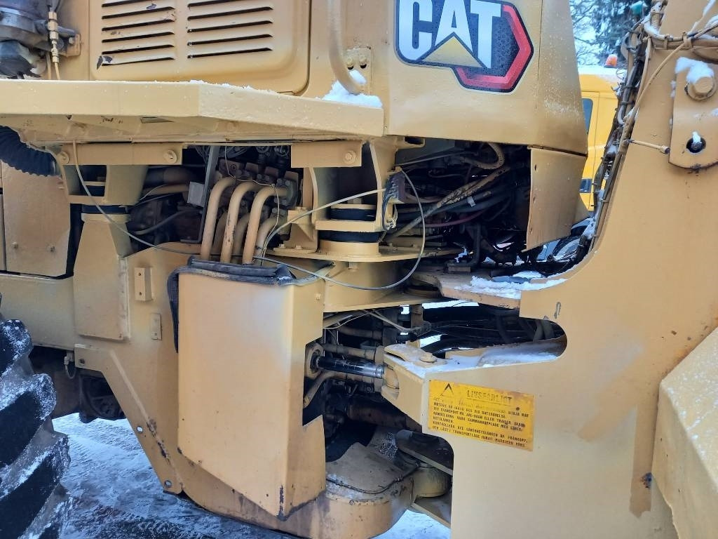 Máy xúc lật bánh lốp CAT IT 28 B: hình 19 Máy xúc lật bánh lốp CAT IT 28 B: hình 19