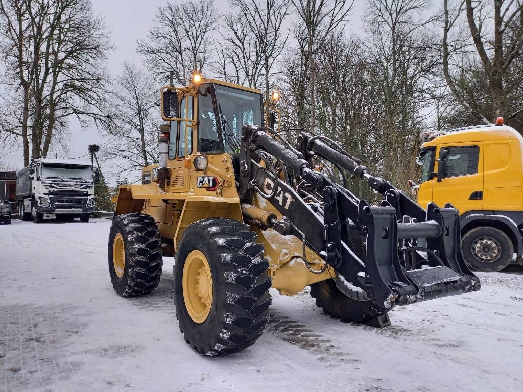 Máy xúc lật bánh lốp CAT IT 28 B: hình 21 Máy xúc lật bánh lốp CAT IT 28 B: hình 21