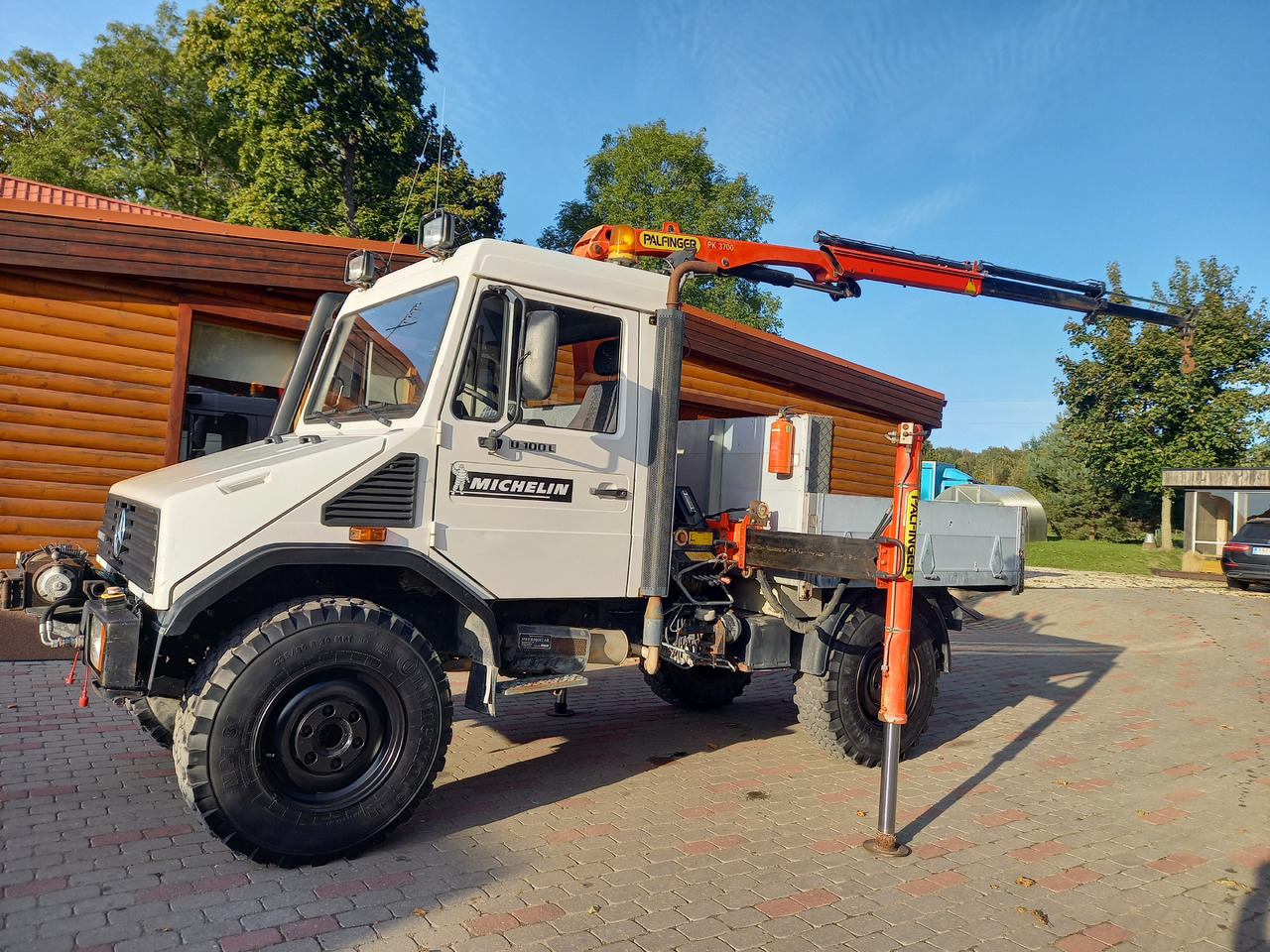 UNIMOG U100L - Xe cẩu tự hành: hình 1 UNIMOG U100L - Xe cẩu tự hành: hình 1