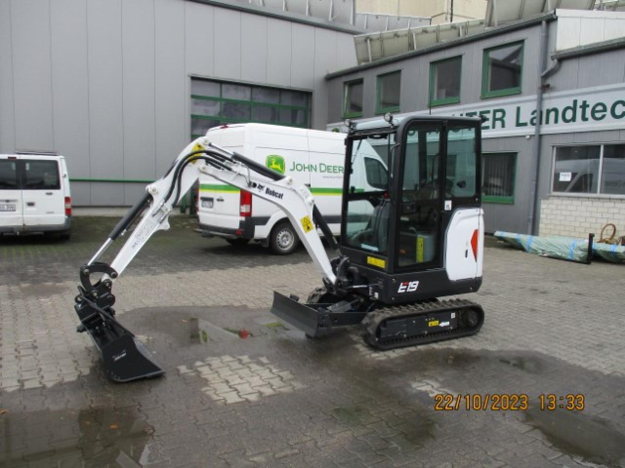 Bobcat E19 V - Máy xúc mini: hình 1 Bobcat E19 V - Máy xúc mini: hình 1