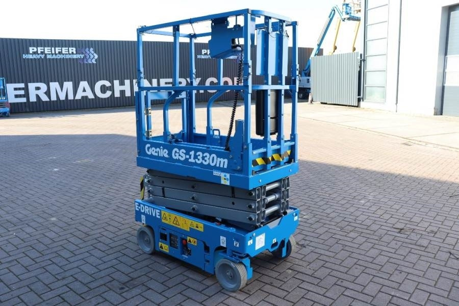 Genie GS1330M Valid inspection, *Guarantee! All-Electric - Máy nâng người hình kéo: hình 2 Genie GS1330M Valid inspection, *Guarantee! All-Electric - Máy nâng người hình kéo: hình 2