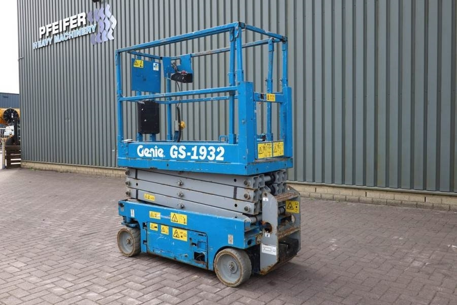 Máy nâng người hình kéo Genie GS1932 Electric, Working Height 7.8 m, 227kg Capac: hình 9