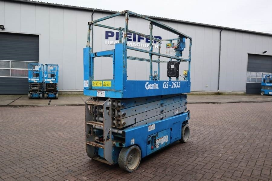 Genie GS2632 Electric, Working Height 10m, 227kg Capacit - Máy nâng người hình kéo: hình 2 Genie GS2632 Electric, Working Height 10m, 227kg Capacit - Máy nâng người hình kéo: hình 2