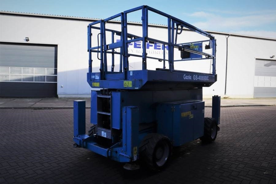 Genie GS4069 Electric, 14m Working Height, 363kg Capacit  - Máy nâng người hình kéo: hình 2 Genie GS4069 Electric, 14m Working Height, 363kg Capacit  - Máy nâng người hình kéo: hình 2