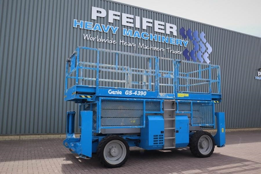 Genie GS4390 Diesel, 4x4 Drive, 15.11m Working Height 68 - Máy nâng người hình kéo: hình 1 Genie GS4390 Diesel, 4x4 Drive, 15.11m Working Height 68 - Máy nâng người hình kéo: hình 1