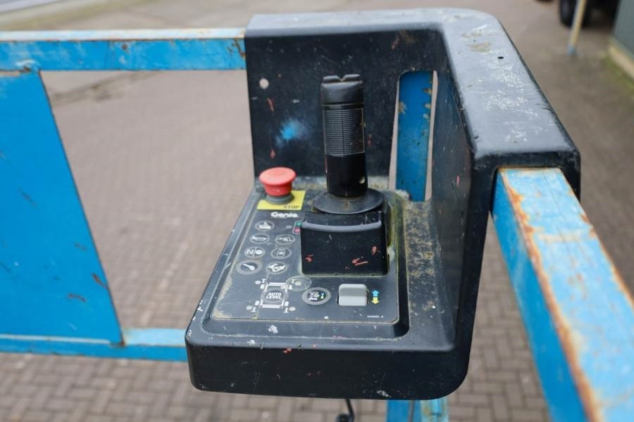 Genie GS4390 Diesel, 4x4 Drive, 15m Working Height, 680k - Máy nâng người hình kéo: hình 4 Genie GS4390 Diesel, 4x4 Drive, 15m Working Height, 680k - Máy nâng người hình kéo: hình 4