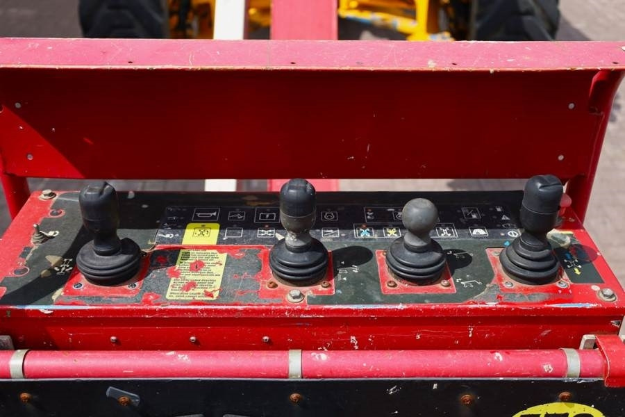 Genie Z135/70 Diesel, 4x4x4 Drive, 43m Lifting Height, 2 - Xe nâng người nhiều khớp nối: hình 4 Genie Z135/70 Diesel, 4x4x4 Drive, 43m Lifting Height, 2 - Xe nâng người nhiều khớp nối: hình 4