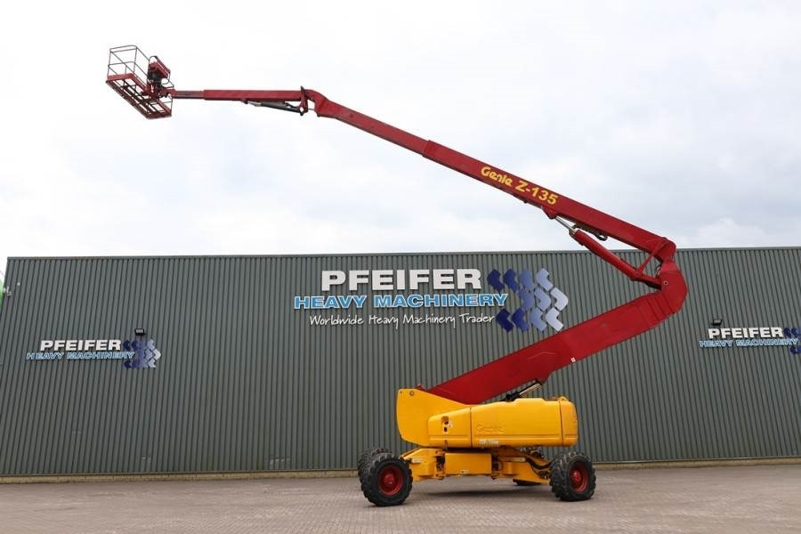 Genie Z135/70 Diesel, 4x4x4 Drive, 43m Lifting Height, 2 - Xe nâng người nhiều khớp nối: hình 3 Genie Z135/70 Diesel, 4x4x4 Drive, 43m Lifting Height, 2 - Xe nâng người nhiều khớp nối: hình 3