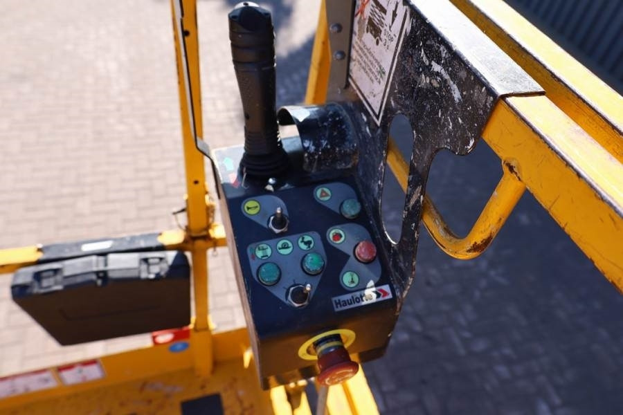 Haulotte COMPACT 14 Electric, 14m Working Height, 350kg Cap - Máy nâng người hình kéo: hình 3 Haulotte COMPACT 14 Electric, 14m Working Height, 350kg Cap - Máy nâng người hình kéo: hình 3