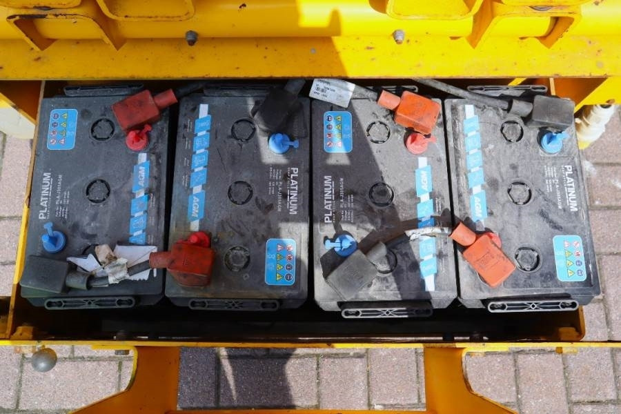 Haulotte Compact 14 Electric, 14m Working Height, 350kg Cap - Máy nâng người hình kéo: hình 4 Haulotte Compact 14 Electric, 14m Working Height, 350kg Cap - Máy nâng người hình kéo: hình 4