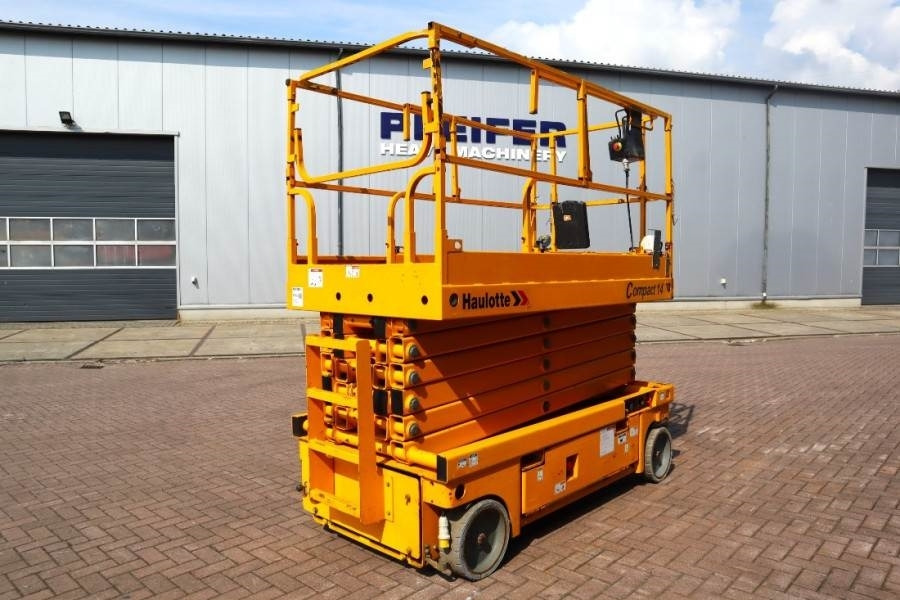 Haulotte Compact 14 Electric, 14m Working Height, 350kg Cap - Máy nâng người hình kéo: hình 2 Haulotte Compact 14 Electric, 14m Working Height, 350kg Cap - Máy nâng người hình kéo: hình 2