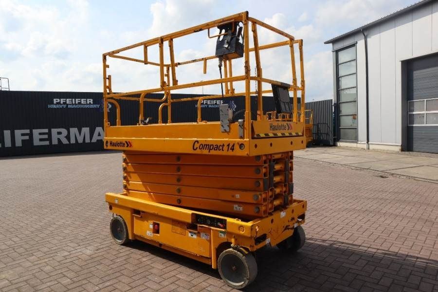 Haulotte Compact 14 Electric, 14m Working Height, 350kg Cap - Máy nâng người hình kéo: hình 2 Haulotte Compact 14 Electric, 14m Working Height, 350kg Cap - Máy nâng người hình kéo: hình 2