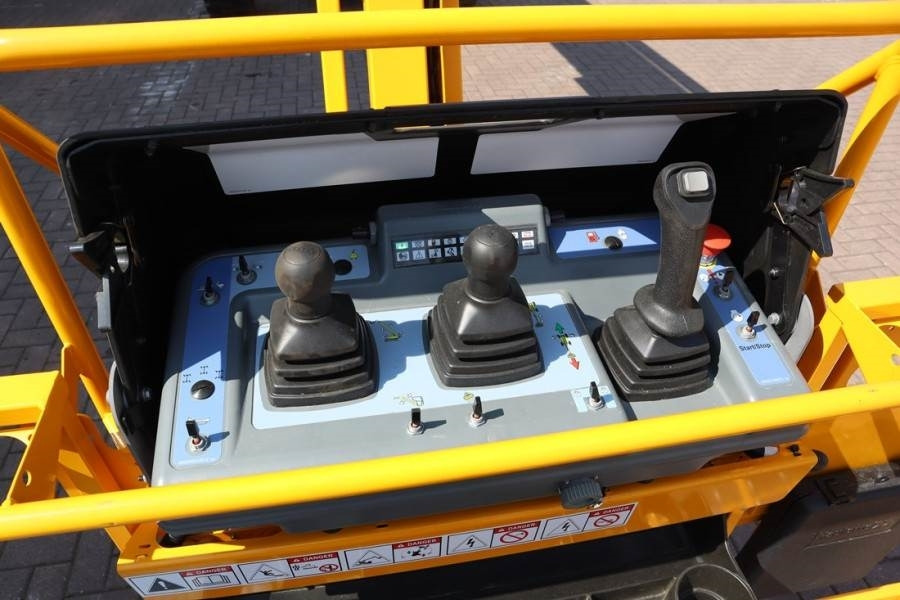 Haulotte HT23RTJ O Valid Inspection, *Guarantee! Diesel, 4x - Xe nâng người hình viễn vọng kính: hình 4 Haulotte HT23RTJ O Valid Inspection, *Guarantee! Diesel, 4x - Xe nâng người hình viễn vọng kính: hình 4