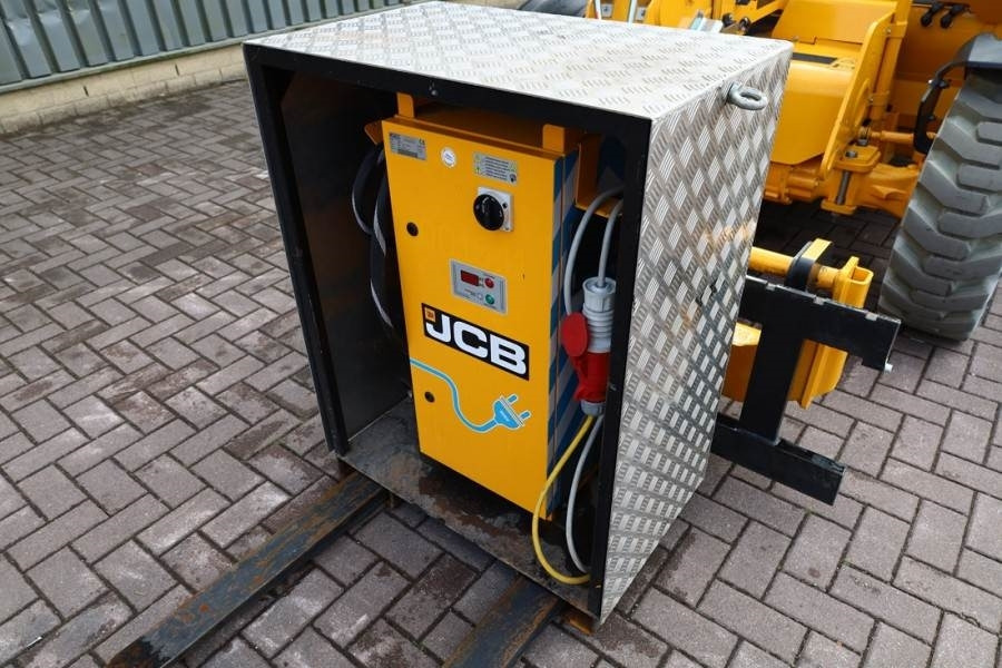 JCB 525-60E Guarantee! Fully Electric, 2500kg Capacity - Xe nhấc hình viễn vọng kính: hình 5 JCB 525-60E Guarantee! Fully Electric, 2500kg Capacity - Xe nhấc hình viễn vọng kính: hình 5