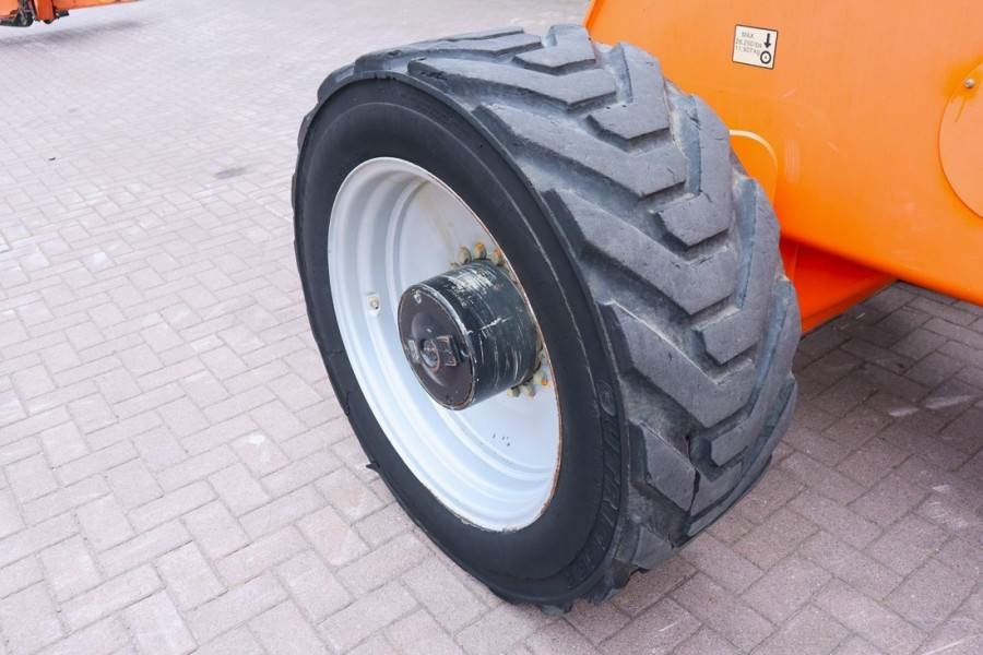 Xe nâng người hình viễn vọng kính JLG 1350SJP Diesel, 4x4 Drive And 4-Wheel Steering, 43: hình 19 Xe nâng người hình viễn vọng kính JLG 1350SJP Diesel, 4x4 Drive And 4-Wheel Steering, 43: hình 19