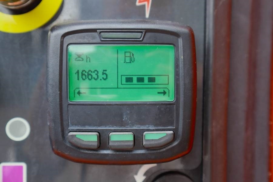 JLG 1350SJP Valid Inspection, Diesel, 4x4 Drive And 4- - Xe nâng người hình viễn vọng kính: hình 4 JLG 1350SJP Valid Inspection, Diesel, 4x4 Drive And 4- - Xe nâng người hình viễn vọng kính: hình 4