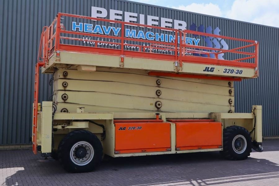 JLG SL320-30 Diesel, 4x4 Drive, 34m Working Height, 14 - Máy nâng người hình kéo: hình 1 JLG SL320-30 Diesel, 4x4 Drive, 34m Working Height, 14 - Máy nâng người hình kéo: hình 1