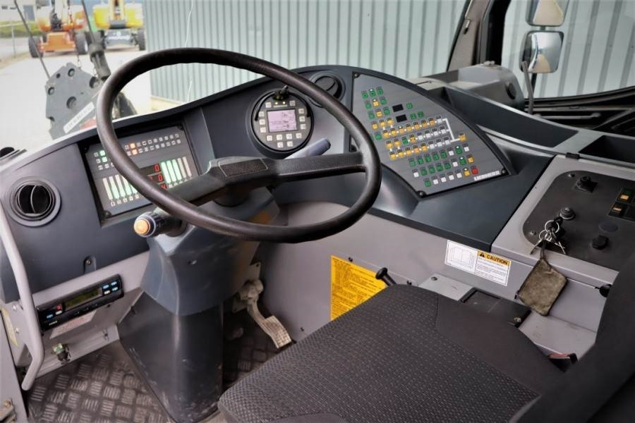 Liebherr LTM1050-3.1 6x4 Drive And 6-Wheel Steering, 50t Ca - Cần cẩu mọi địa hình: hình 4 Liebherr LTM1050-3.1 6x4 Drive And 6-Wheel Steering, 50t Ca - Cần cẩu mọi địa hình: hình 4