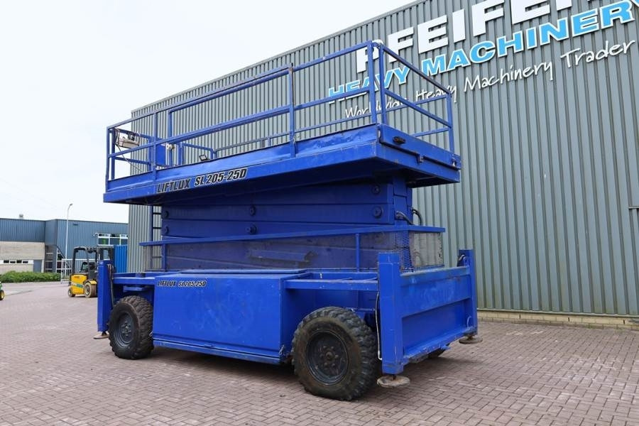 Máy nâng người hình kéo Liftlux SL205-25D4WDS/P Diesel, 4x4 Drive, Hydraulic Deck: hình 8