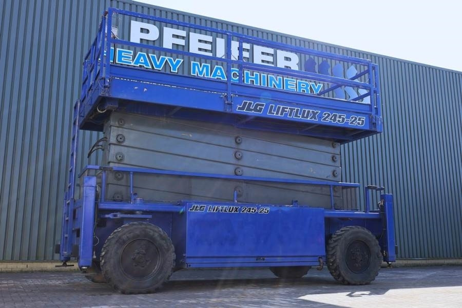 Liftlux SL245-25D 4WD Diesel, 4x4 Drive, 26.5m Working Hei - Máy nâng người hình kéo: hình 1 Liftlux SL245-25D 4WD Diesel, 4x4 Drive, 26.5m Working Hei - Máy nâng người hình kéo: hình 1