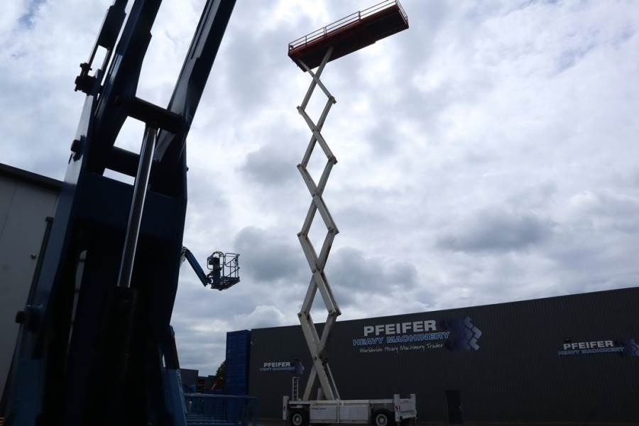 Liftlux SL320-30DS Diesel, 4x4 Drive, 34m Working Height, - Máy nâng người hình kéo: hình 3 Liftlux SL320-30DS Diesel, 4x4 Drive, 34m Working Height, - Máy nâng người hình kéo: hình 3