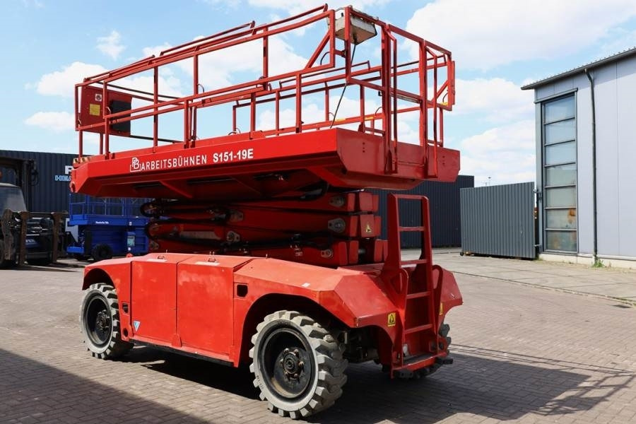 PB LIFT S151-19E 4x4 Electric, 4x4 Drive, 15m Working - Máy nâng người hình kéo: hình 1 PB LIFT S151-19E 4x4 Electric, 4x4 Drive, 15m Working - Máy nâng người hình kéo: hình 1