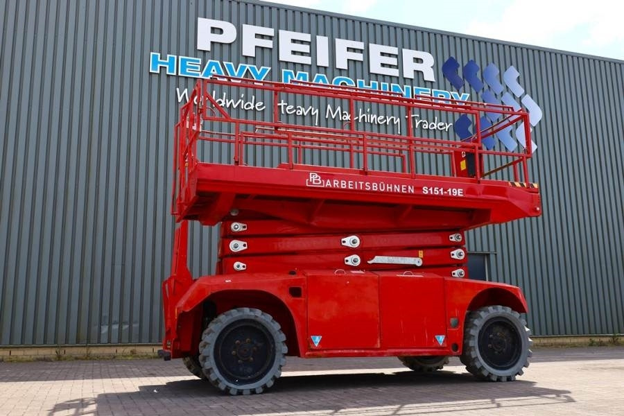 PB LIFT S151-19E 4x4 Electric, 4x4 Drive, 15m Working - Máy nâng người hình kéo: hình 1 PB LIFT S151-19E 4x4 Electric, 4x4 Drive, 15m Working - Máy nâng người hình kéo: hình 1
