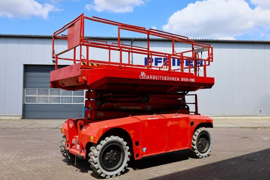 PB LIFT S151-19E 4x4 Electric, 4x4 Drive, 15m Working - Máy nâng người hình kéo: hình 2 PB LIFT S151-19E 4x4 Electric, 4x4 Drive, 15m Working - Máy nâng người hình kéo: hình 2