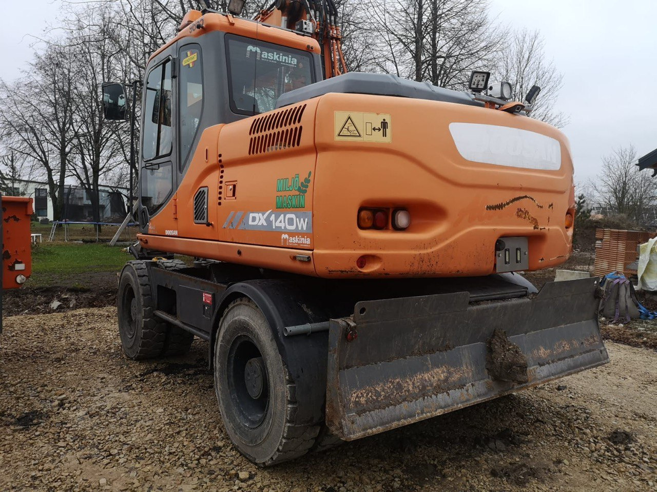 Doosan DX 140 - Máy xúc bánh lốp: hình 2 Doosan DX 140 - Máy xúc bánh lốp: hình 2